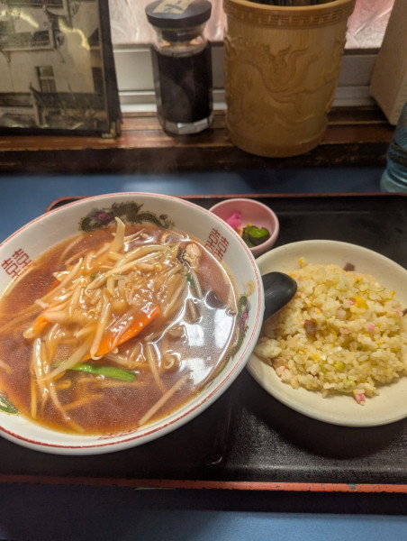 「サンマ麺+半チャーハンセット」@石川家食堂の写真