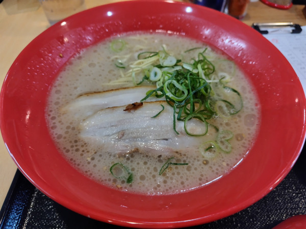 「【麺屋 眞（Ｍａｋｏｔｏ）監修】とんこつ・純味　※バリカタ」@ラーメンカーニバル 上田店の写真