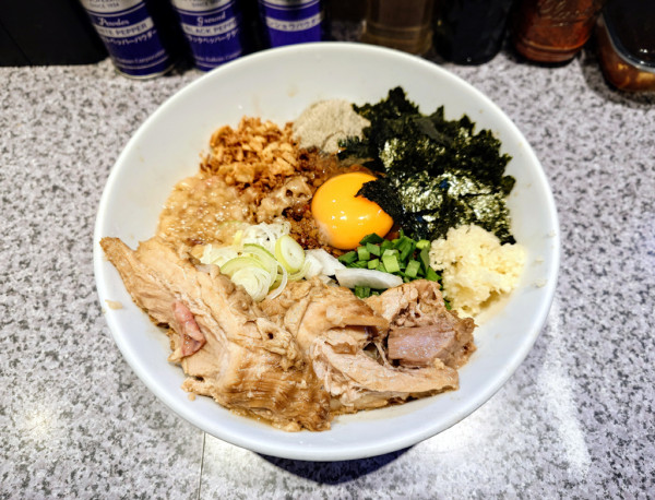 「限定 にぼ台湾ミニ+豚1枚」@ラーメン宮郎の写真