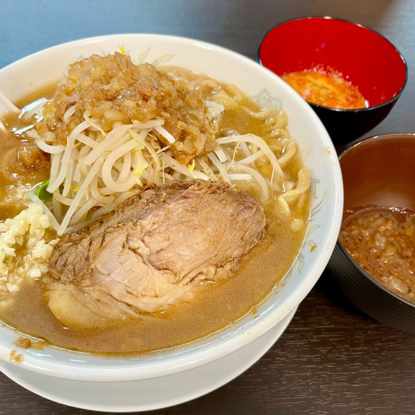 「ミニラーメン 800円 生卵 50円」@ラーメンたかしの写真