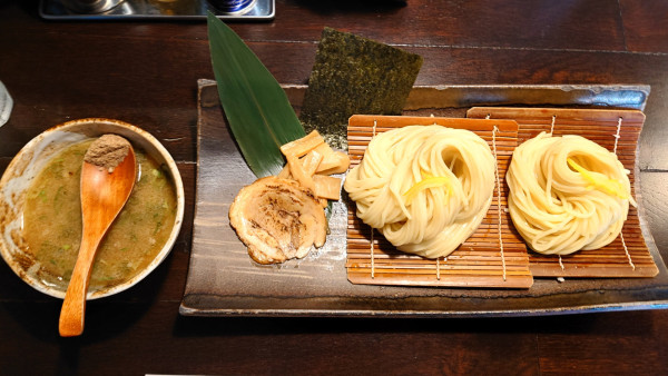 「濃厚魚介つけ麺（1,180円）+特盛（280円）」@麺や すする 本店の写真