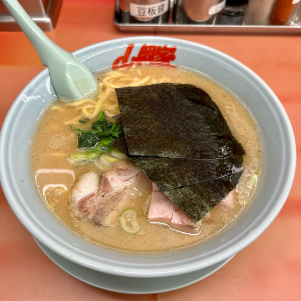 「醤油ラーメン〝中盛〟」@ラーメン山岡家 熊谷店の写真