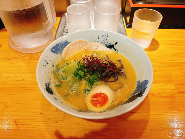 「鶏白湯らーめん」@らーめん 一嗹の写真