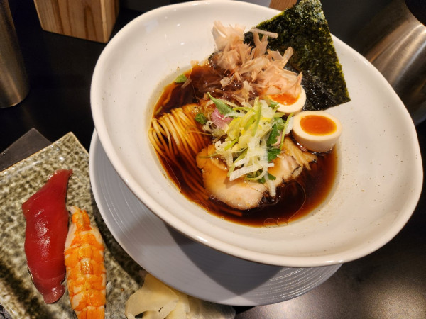 「節そば醤油　お得セット（２貫）」@ワタリガラスの写真