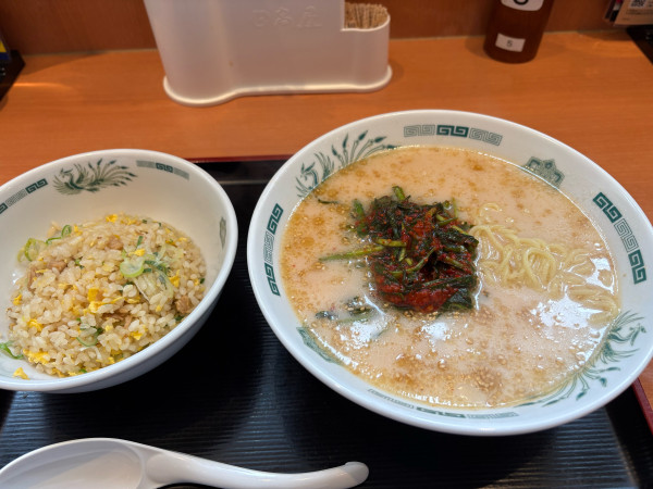 「【期間限定】とんこつニラ南蛮650円、半チャーハン300円」@日高屋 土浦西口店の写真