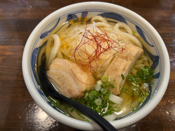 「厚切り豚トロうどん大」@うどん香蔵の写真