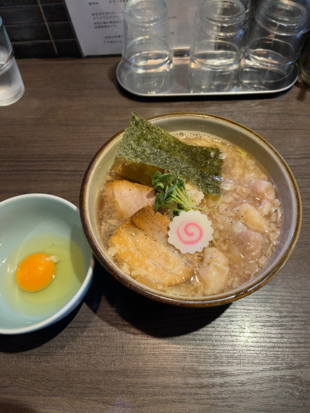 「背脂中華そばミックスワンタン麺（1340円）」@中華そば かみなり雲呑の写真