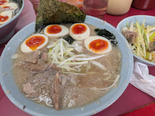 「特製ラーメン(810円)＋味玉」@ラーメンショップ 牛久結束店の写真