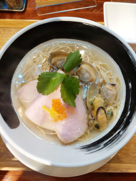 「浅蜊とムール貝の汐そば＋ガリバタ飯」@麺処しろくろの写真