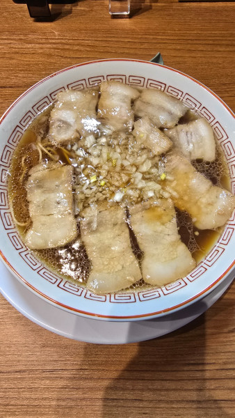 「竹岡式醤油らーめん　1000円」@だるま大使〜HANARE〜の写真