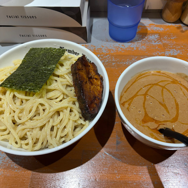 「超濃厚豚骨魚介シビカラ味噌つけ麺大盛」@麺Dining Number Nine 09の写真