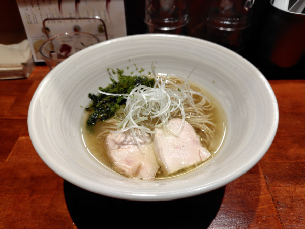 「鶏と魚介のWスープ(塩)¥1080」@鳥左近の写真