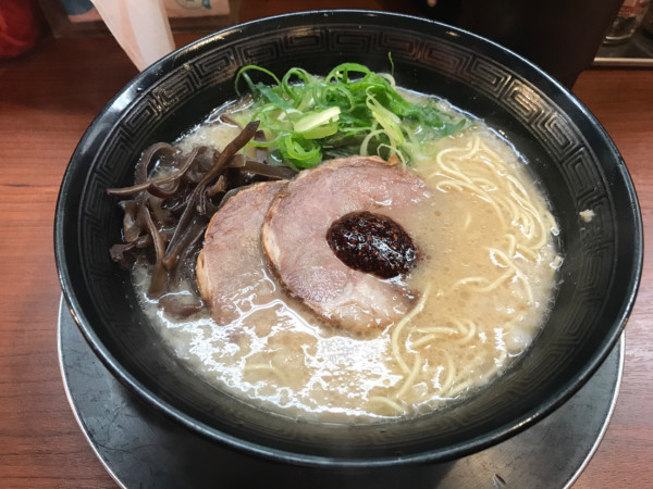「中洲屋台とんこつラーメン 600円」@元祖博多 中洲屋台ラーメン 一竜 大井町店の写真