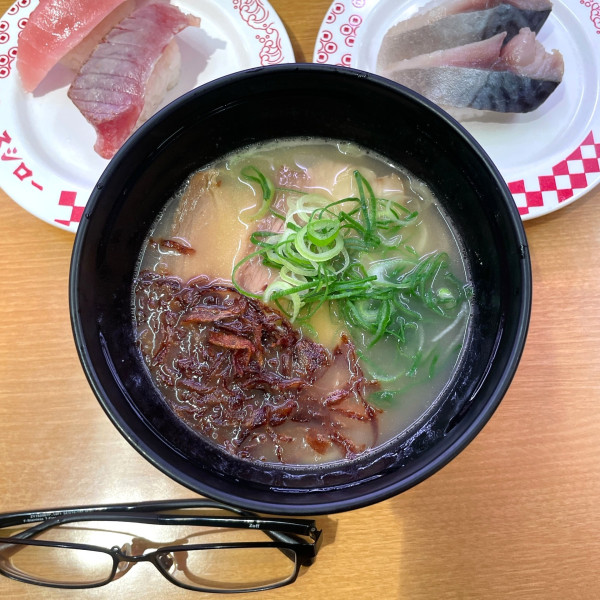 「鹿児島豚骨ラーメン」@スシロー 町田北口支店の写真