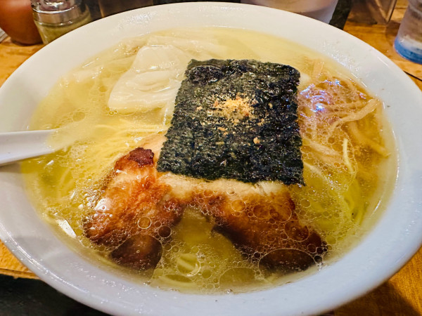 「塩ワンタンそば【1200円】」@塩そば 桑ばらの写真