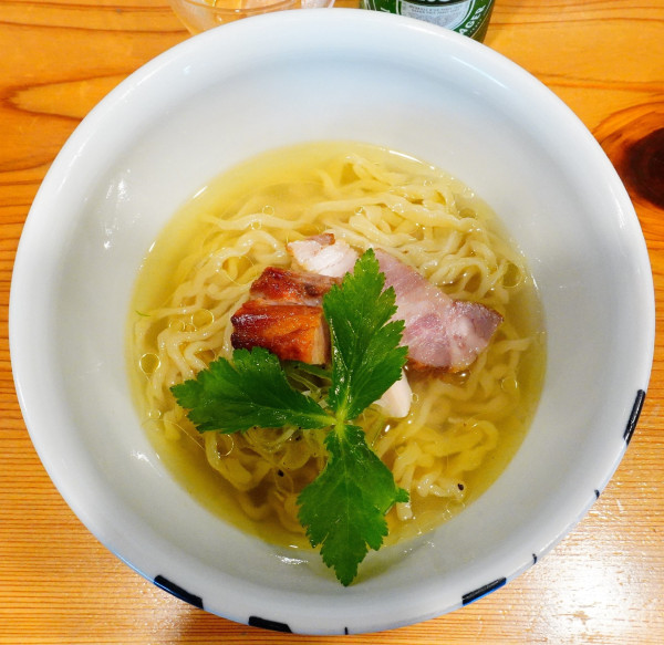 「しおら〜めん＋ビール」@らーめん かねかつの写真