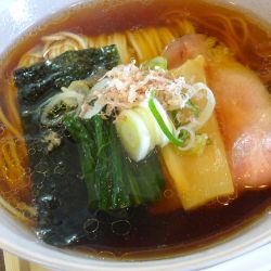 中華そば　890円