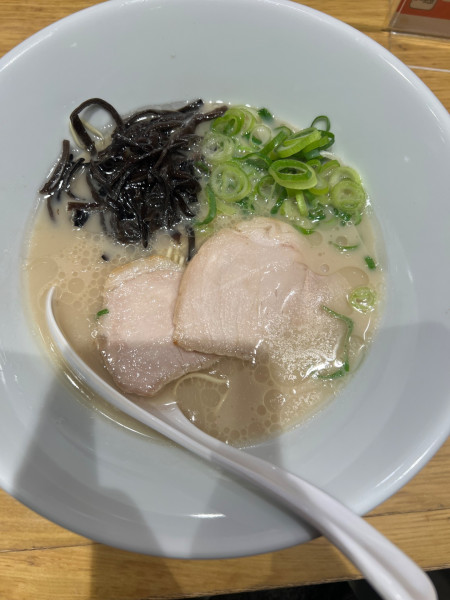 「白丸元味850円」@一風堂 浜松町スタンドの写真