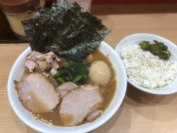 「極上ラーメン並(1300円)、食べ放題ライス(150円)」@漢ラーメン 室の写真