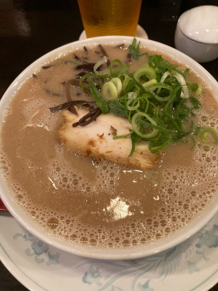 「ど！豚骨ラーメン¥1,030＋替え玉¥140」@九州とんこつ のげら～ 桜木町本店の写真