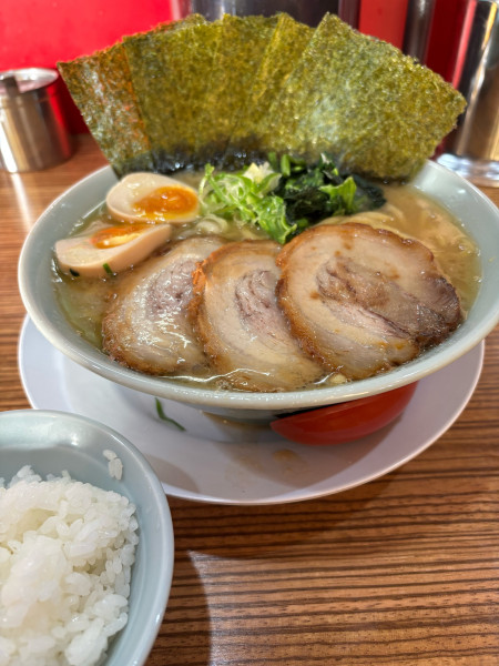 「特・清六家　豚骨醤油　大　追いライス」@清六家 北条店の写真