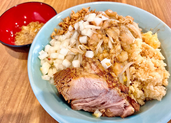 「汁なし　150g（1100円）」@俺の生きる道 つくば店の写真