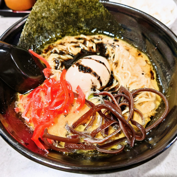 「アニキブラック」@旨辛熟成味噌 麺屋アニキの写真