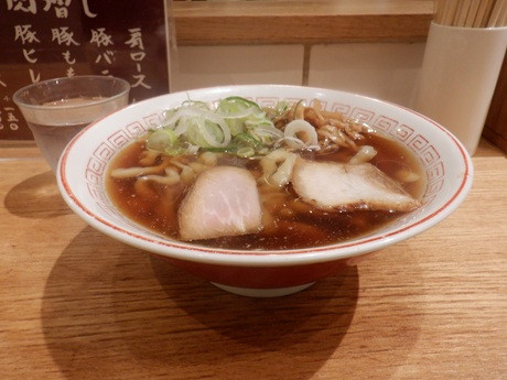 「中華そば　醤油」@超多加水自家製手揉み麺 きたかた食堂の写真