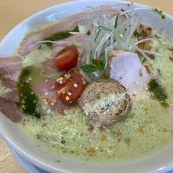 鶏白湯ジェノベーゼラーメン