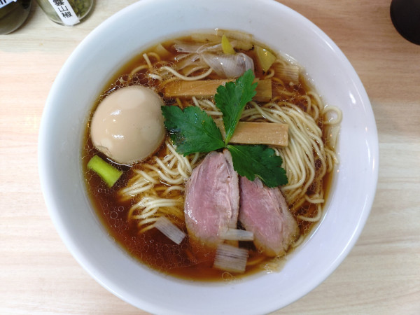 「味玉鴨だし醤油＋替玉」@麺堂にしき 池袋西口店の写真