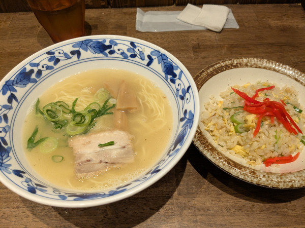 「半チャーラーメンセット」@焼きあご中華そば おおさわの写真