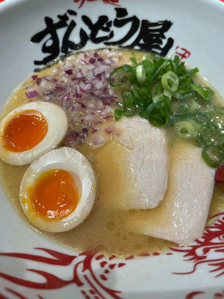 「鶏白湯味玉（1170円）」@ラー麺 ずんどう屋 総本店の写真