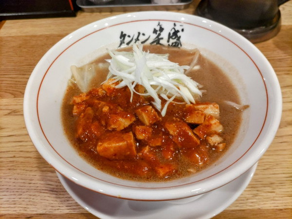 「笑盛タンメン（中） 890円」@タンメン笑盛 天神南店の写真