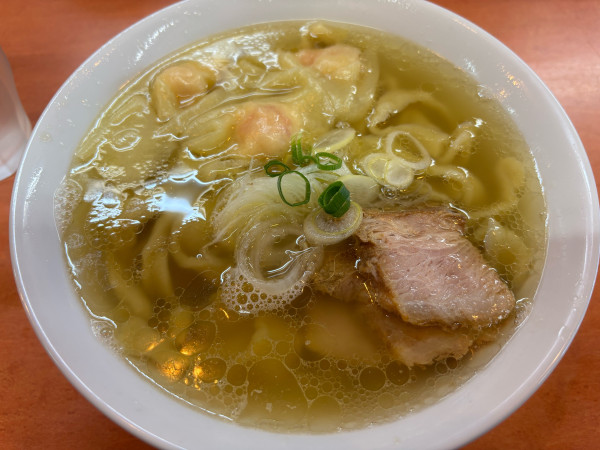 「海老ワンタン」@日陰の写真