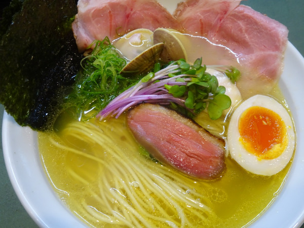 「飛騨地鶏と蛤の白湯【特中華】　1，400円」@中華そば とり木瓜の写真