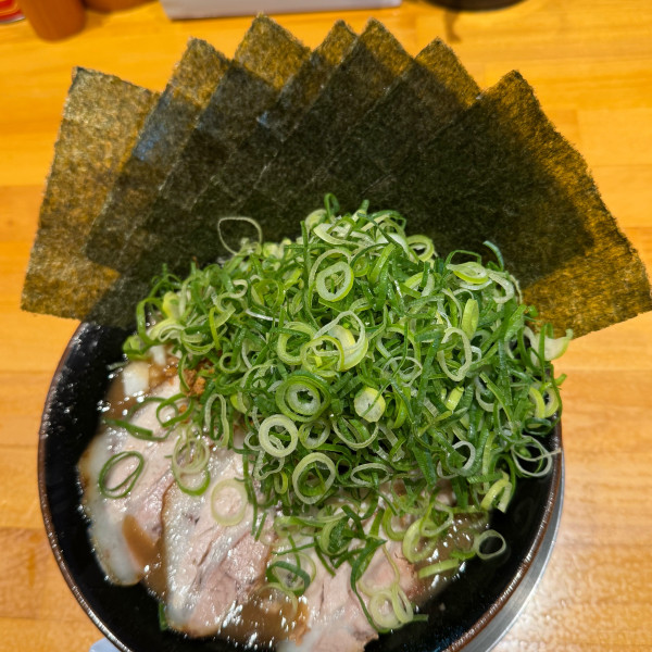 「鷲掴みとんこつ のりたっぷり ネギたっぷり」@あなたの心を鷲掴みの写真