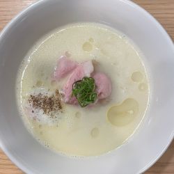 白トリュフオイル香る鶏白湯麺
