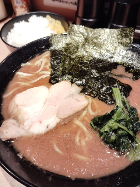 「ラーメン大 ライス」@ます家の写真