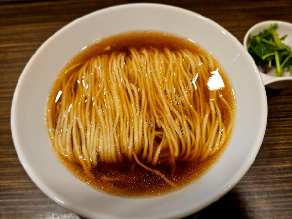 「煮干100らぁ麺【赤】」@麺のWAの写真