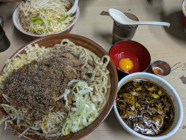 「【限定】ブラック軍団つけ麺➕大盛り✖️2➕生卵」@自家製麺 まさき（非乳化） 2号店の写真
