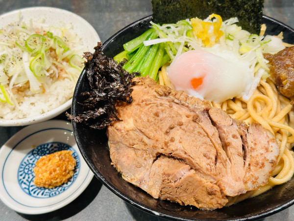 「鶏油まぜそば 他 1,450円」@宮元製麺の写真