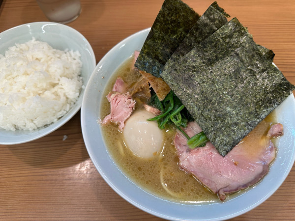 「味玉ラーメン並+コロチャー+ライス」@家系らーめん 武将家 外伝の写真