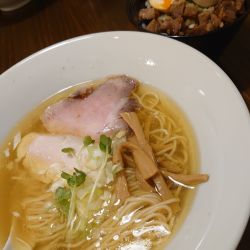 中華そば979円+味玉チャーシュー丼462円