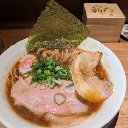 淡麗中華そば(900円)＋銀しゃり
