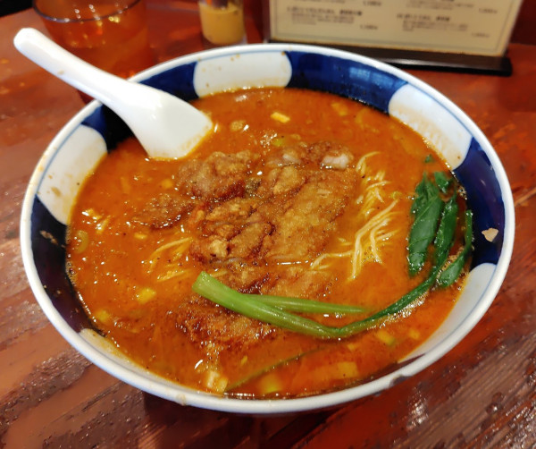 「排骨担々麺(大盛り) 1250円」@支那麺 はしご 入船店の写真