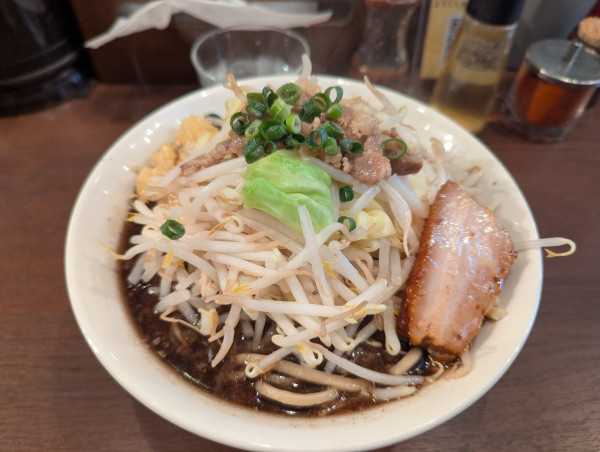 「豚そば黒」@麺屋とがしの写真