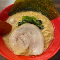 横浜家系ラーメン 赤家 白楽店の画像