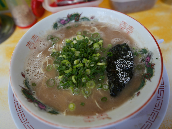「ラーメン こってり スーパー粉落とし＋替え玉 ハリガネ」@よかろうもんの写真