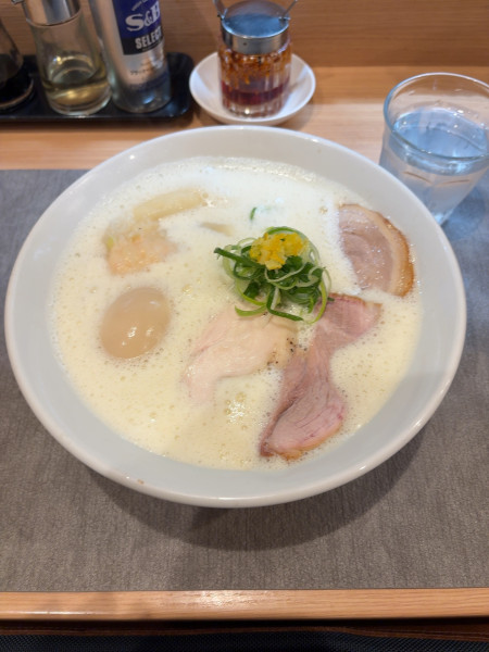 「特製泡系鶏白湯ソバ」@中華SOBA 惠ばらの写真