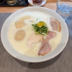 特製泡系鶏白湯ソバ